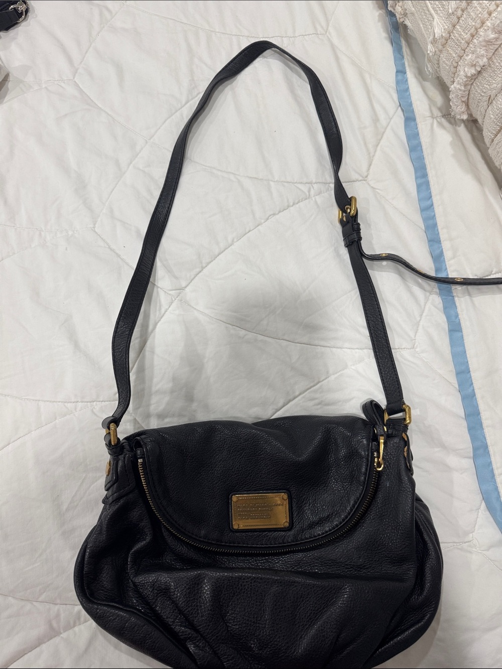 MARC JACOBS- Black Leather Crossbody Shoulder Bag with Gold Hardware